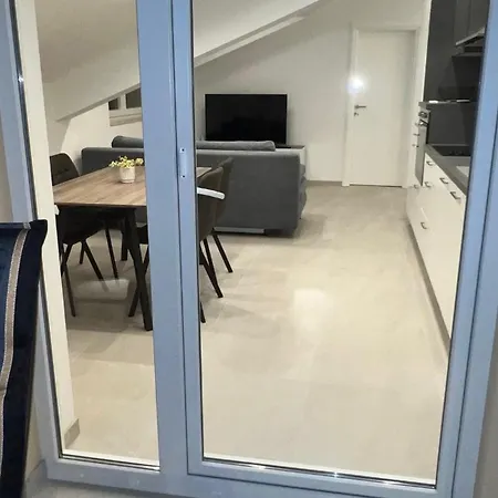 Apartmán Dvosobni S Pogledom Na Murter