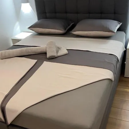 Dvosobni S Pogledom Na Murter