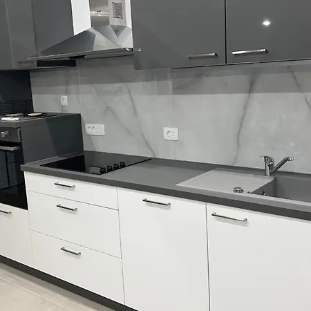 Dvosobni S Pogledom Na Apartmán *