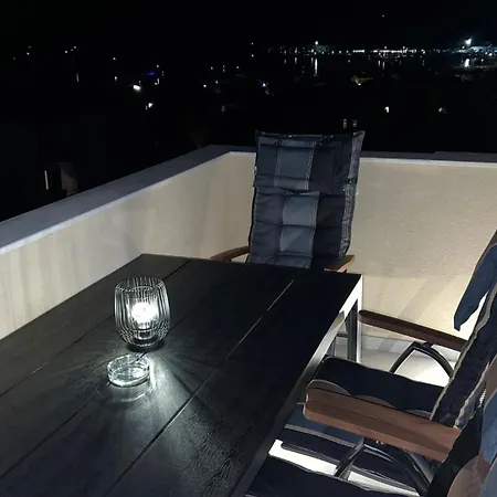 Dvosobni S Pogledom Na * مورتير