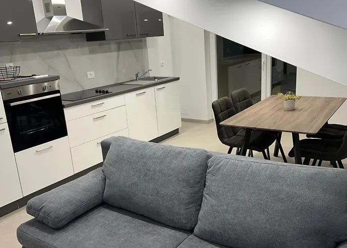 Dvosobni S Pogledom Na